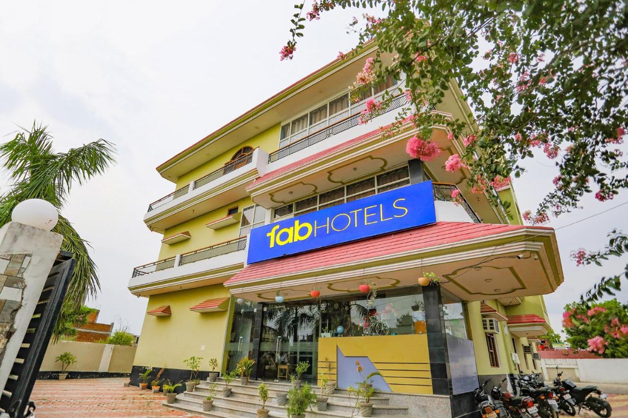 Fabhotel Kriti Green Varanasi Esterno foto
