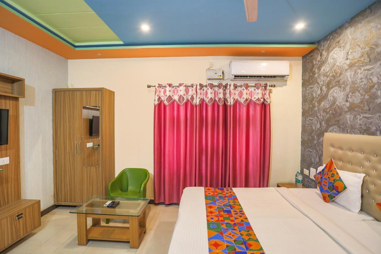 Fabhotel Kriti Green Varanasi Esterno foto