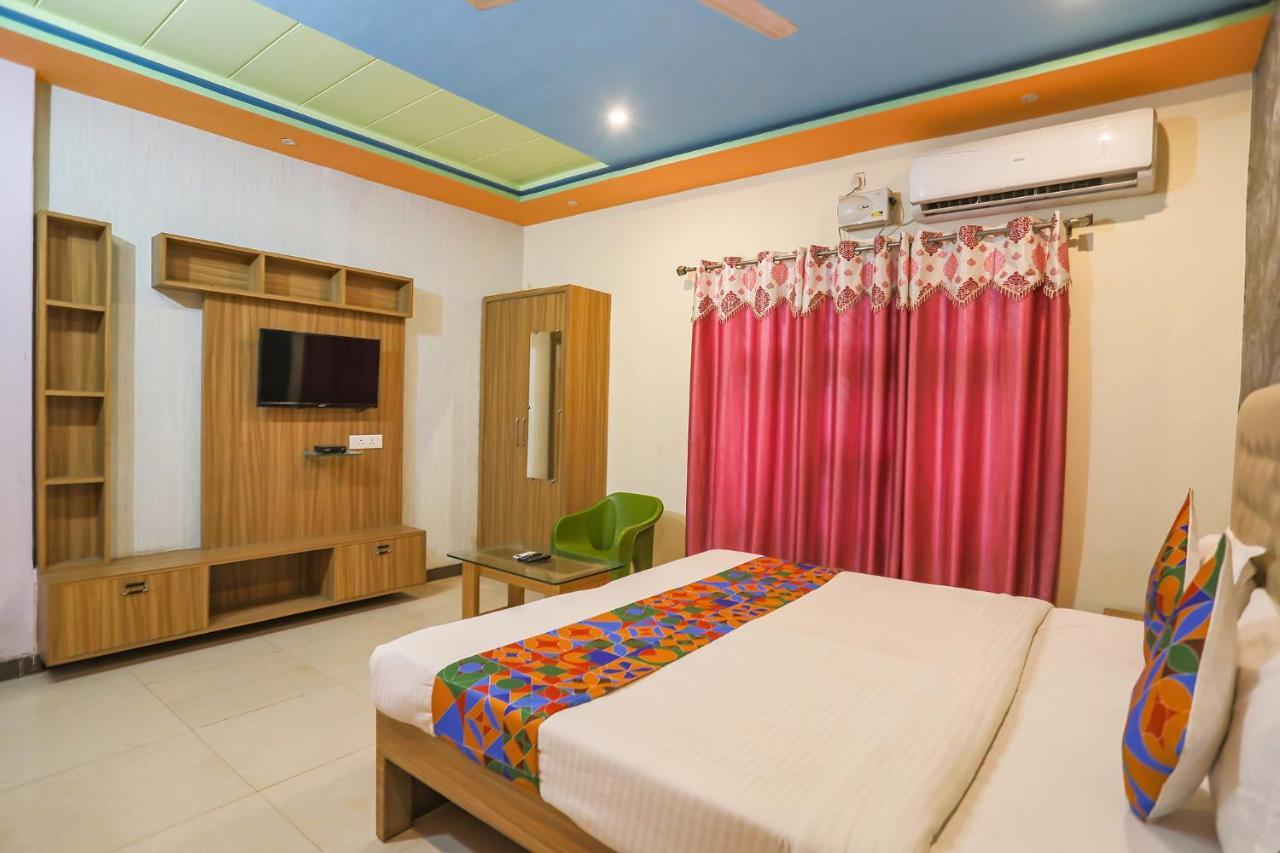 Fabhotel Kriti Green Varanasi Esterno foto