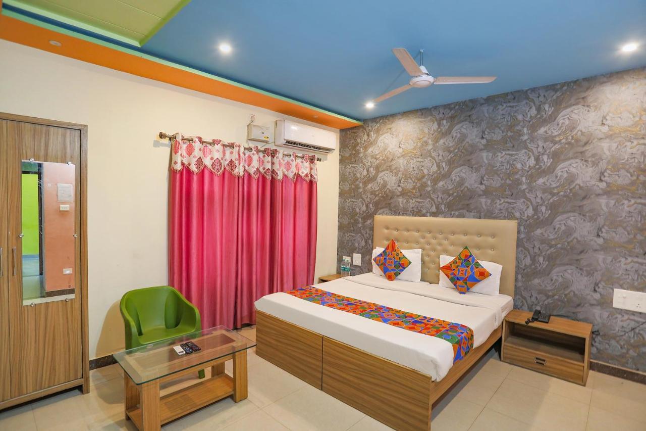 Fabhotel Kriti Green Varanasi Esterno foto