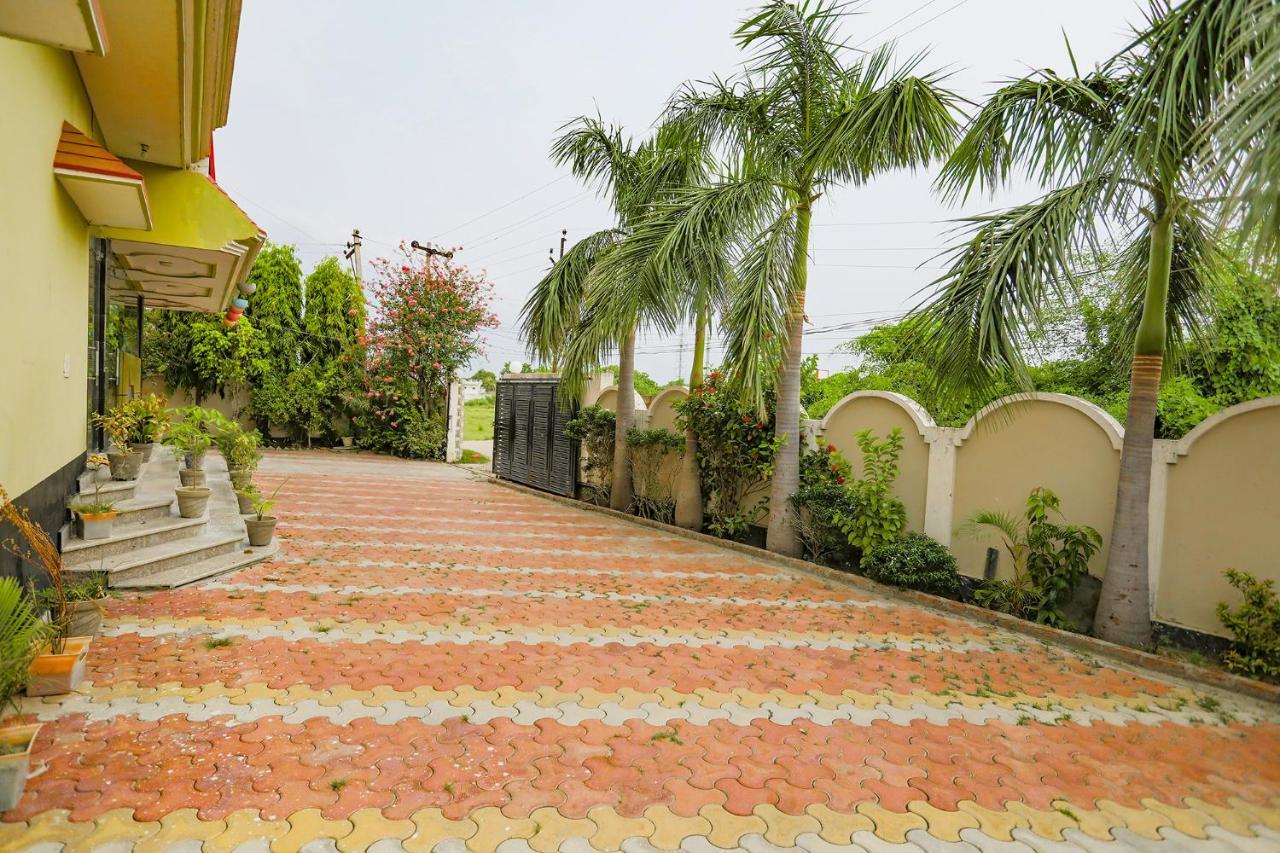 Fabhotel Kriti Green Varanasi Esterno foto