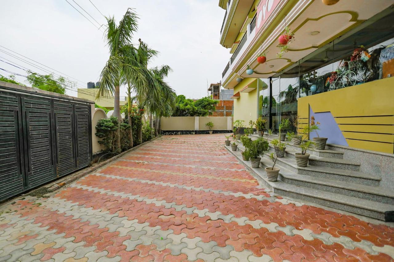Fabhotel Kriti Green Varanasi Esterno foto