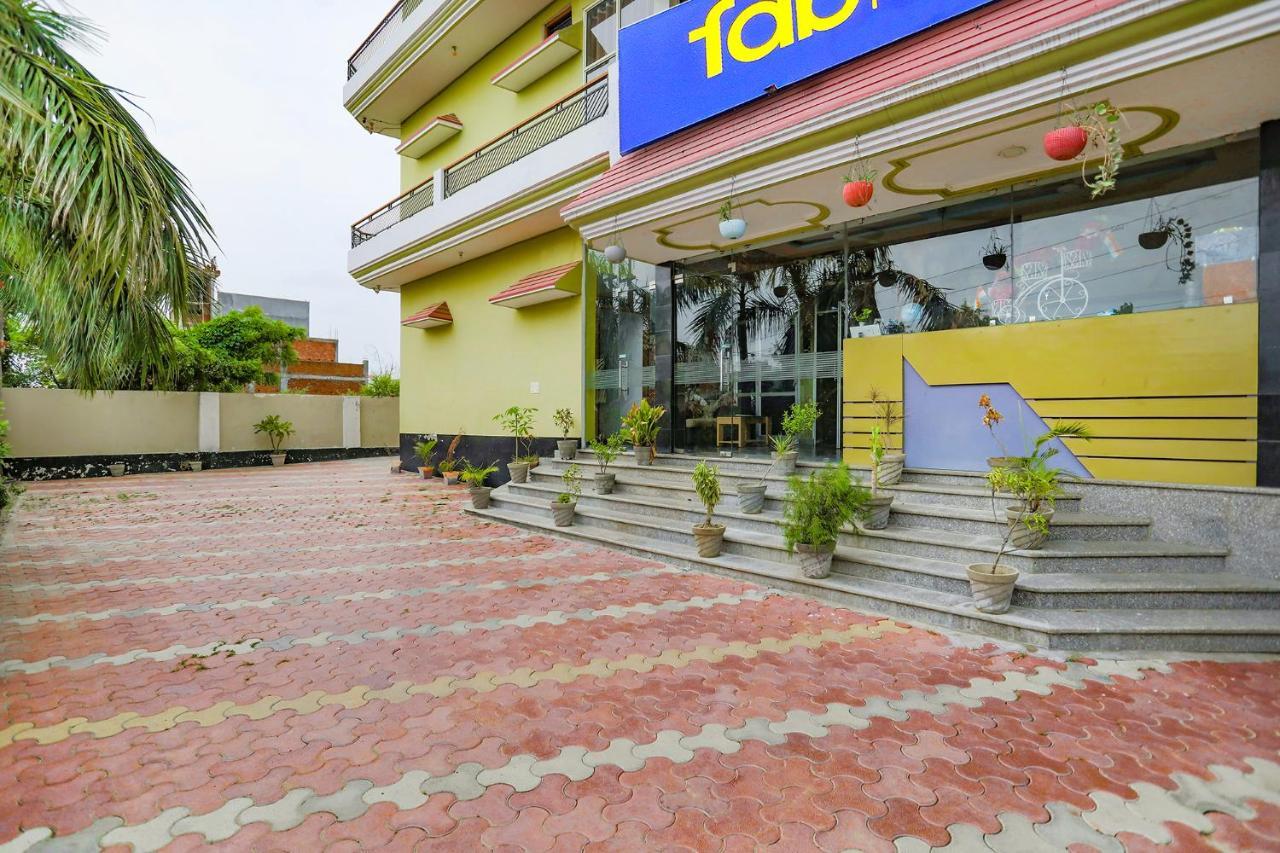 Fabhotel Kriti Green Varanasi Esterno foto