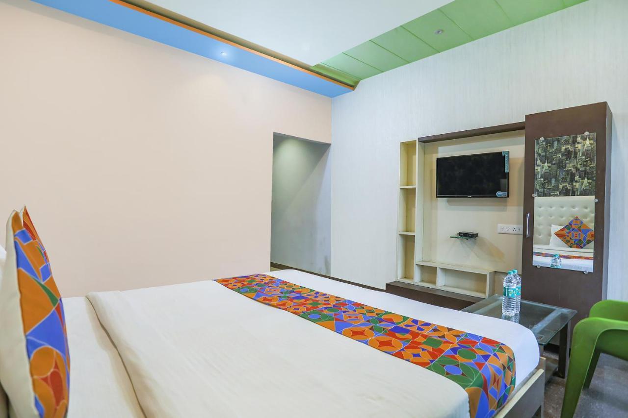 Fabhotel Kriti Green Varanasi Esterno foto