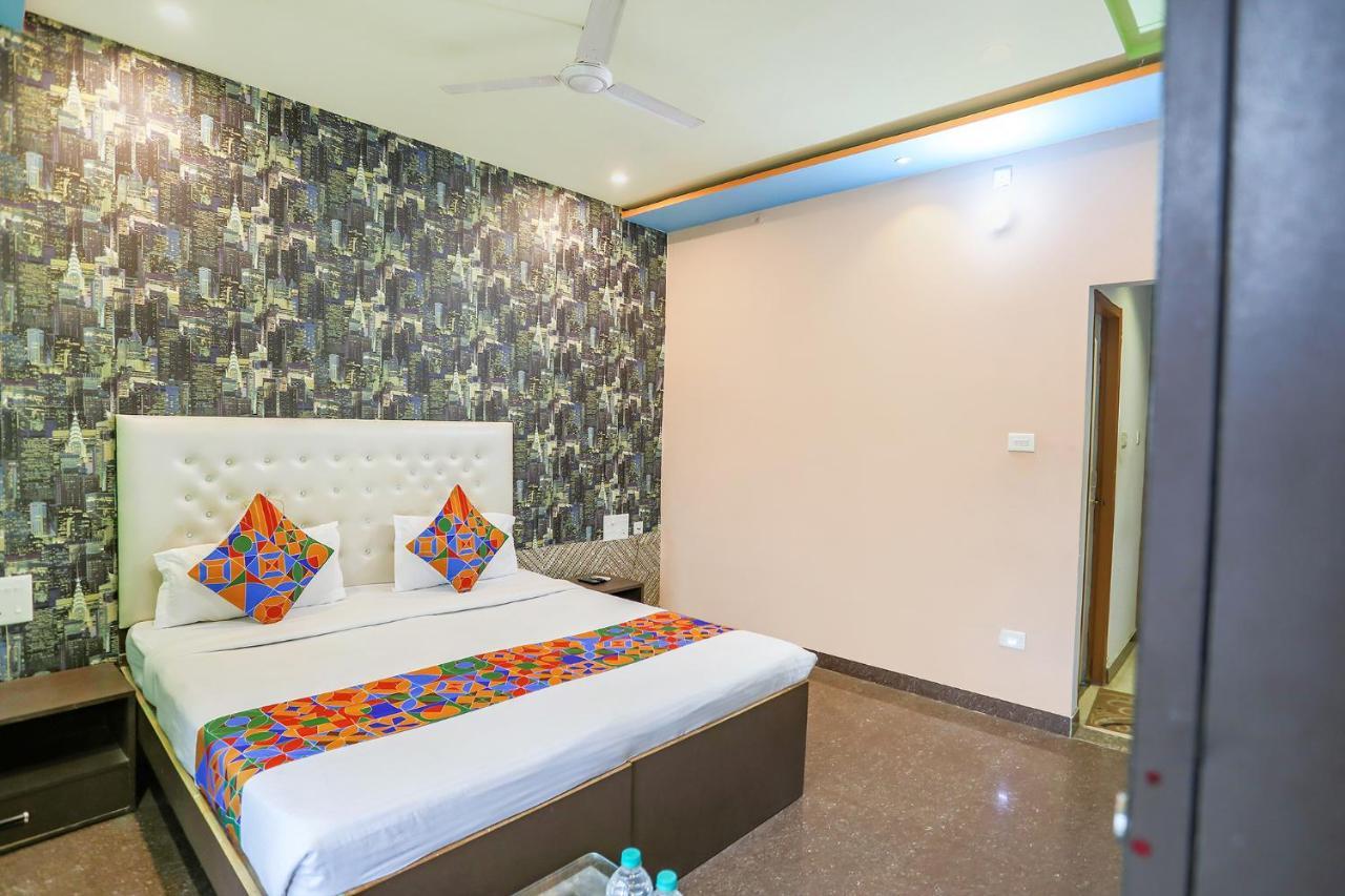 Fabhotel Kriti Green Varanasi Esterno foto
